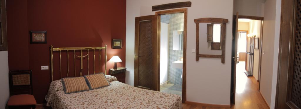 Vivienda Turistica Yamaries Hotel Úbeda Kültér fotó