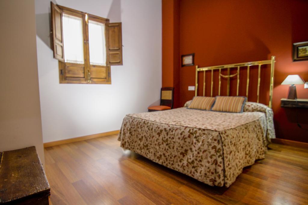 Vivienda Turistica Yamaries Hotel Úbeda Kültér fotó