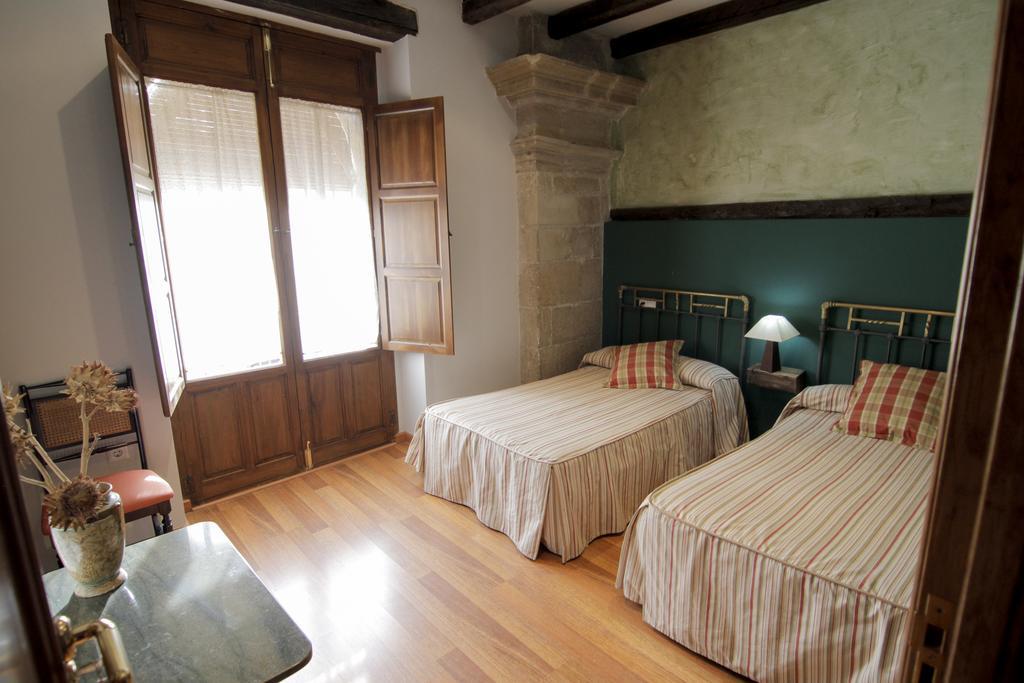 Vivienda Turistica Yamaries Hotel Úbeda Kültér fotó