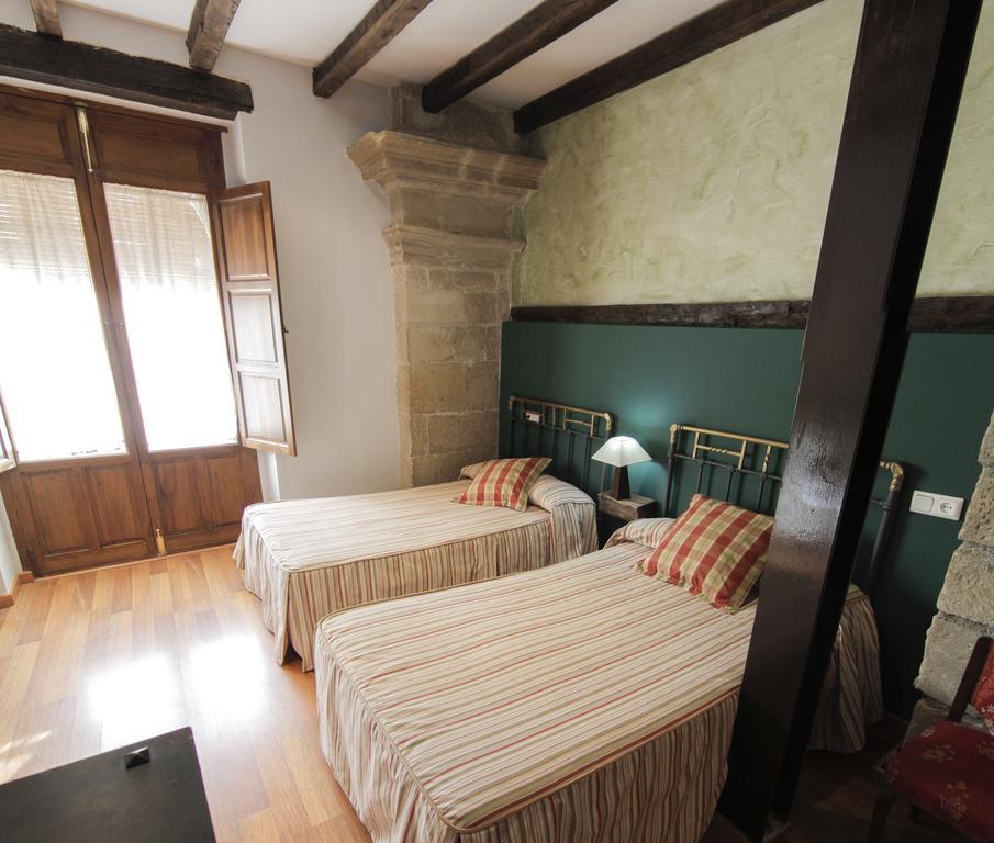 Vivienda Turistica Yamaries Hotel Úbeda Kültér fotó