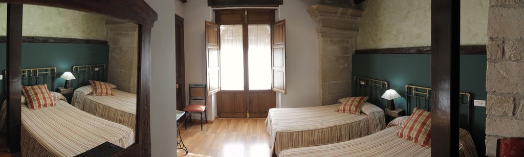 Vivienda Turistica Yamaries Hotel Úbeda Kültér fotó